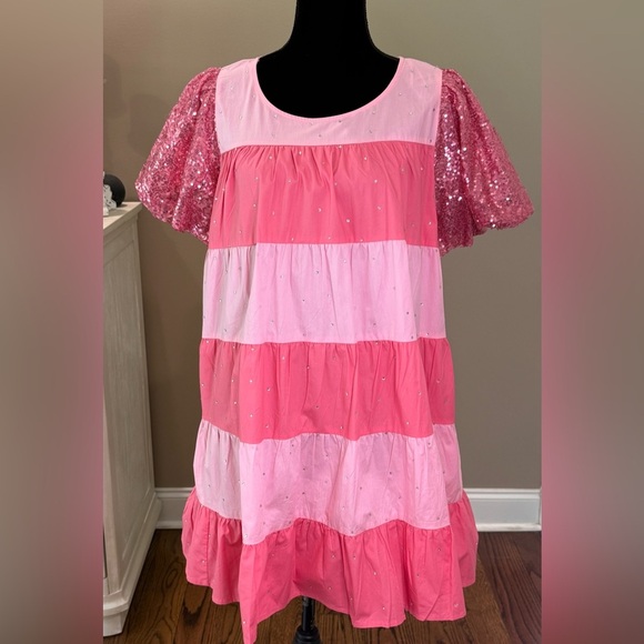 NWT Women’s FANTASTIC FAWN pink colorblock sequin puff sleeve dress- Size Medium - Picture 1 of 9